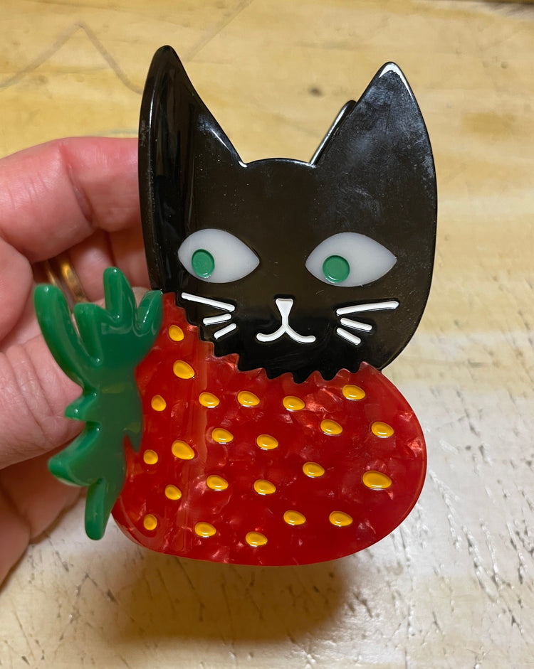 Strawberry Cat Claw